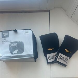 Everlast Black and Gold Training Gloves